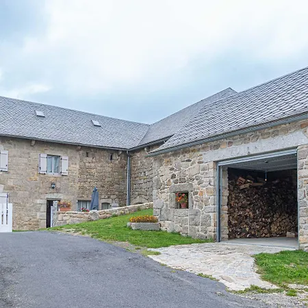 De Montchamp